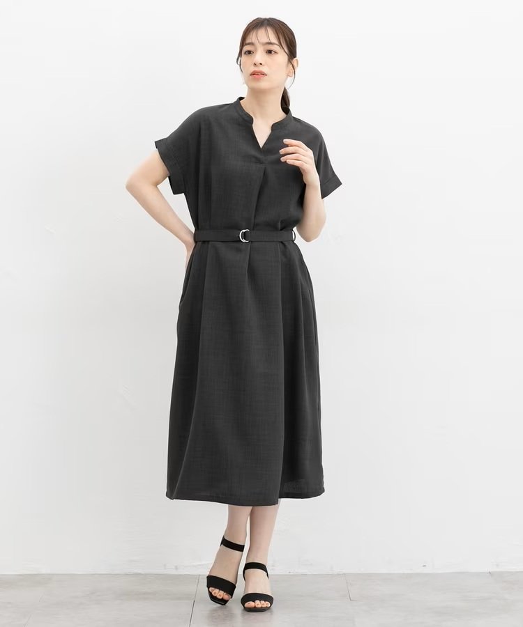 出所：ハニーズ公式　スキッパーワンピース