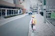 「学童」から一人で帰るのは当たり前？ 暗い道を行く小さな背中につのる不安