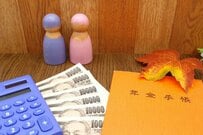 65歳以上無職夫婦世帯「1ヵ月の家計収支」は？平均貯蓄額はいくら？実態は毎月約4万円の赤字に