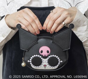 クロミちゃんが大人可愛い！「コラボポーチ」が登場。バッグにも