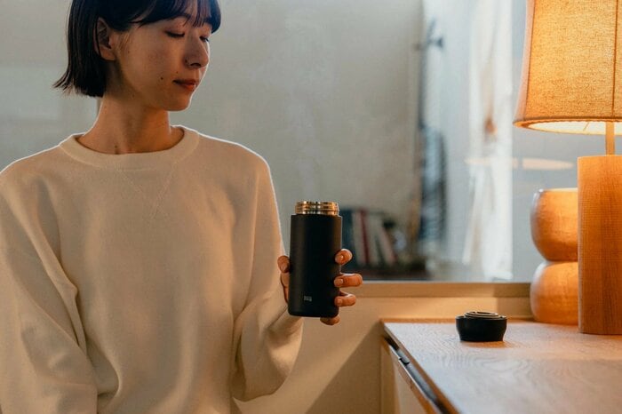 ボトルの内側には「ミラーコート仕上げ」が施されています