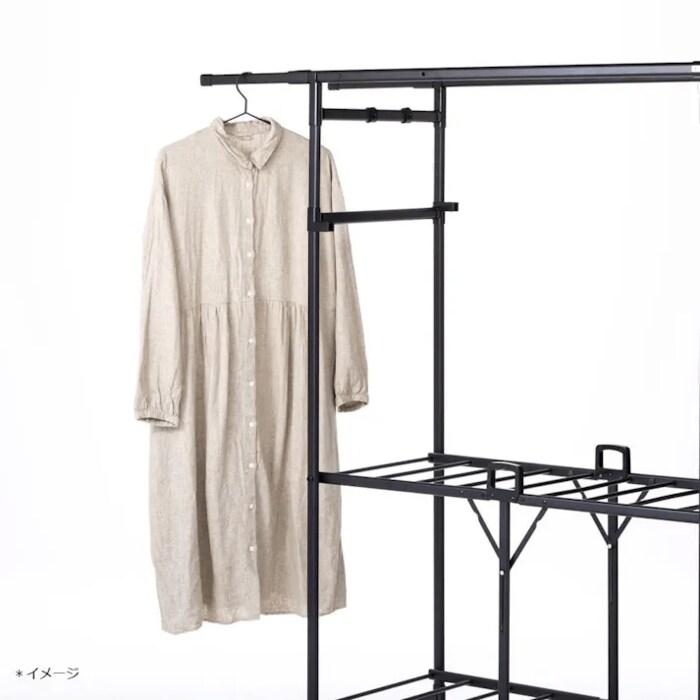 限られたスペースにたくさんの衣類を干すことができる