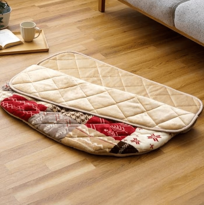 お部屋のアクセントになる「レッド」