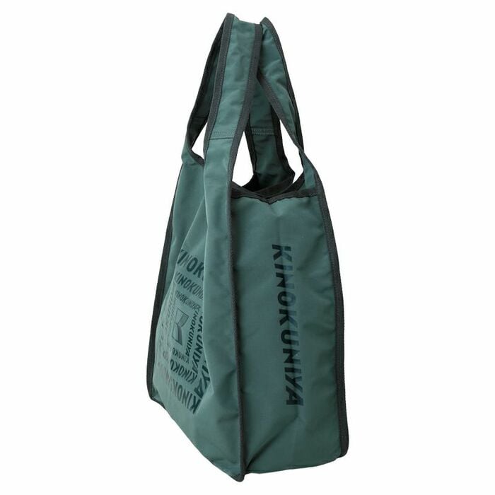 マチ幅が広がったことで、これまで以上に安定感のあるバッグとなった点も注目