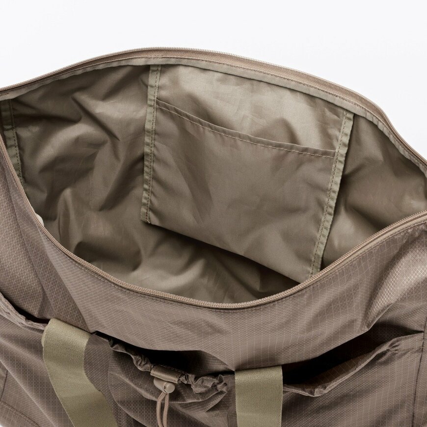 出所：無印良品ネットストア　撥水　リップストップ　ボストンバッグ