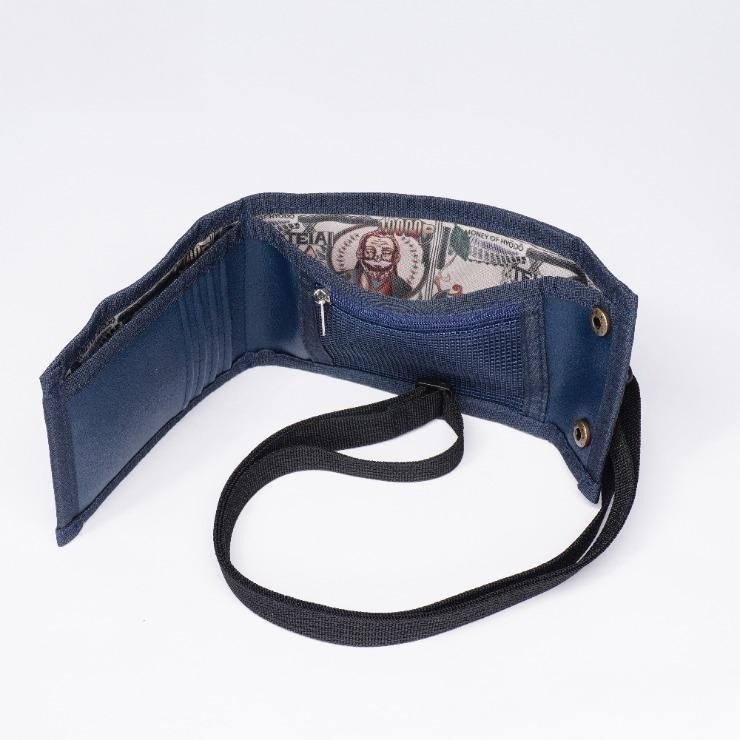 出所：しまむらパーク しまむら コインケース（カイジ）・限定ジャンケンカード