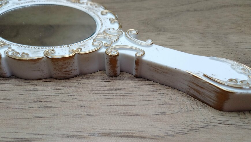 筆者撮影（セリア、インテリアオブジェ ミラー）