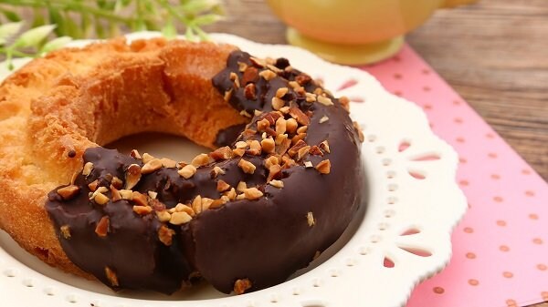 ローソンストア100の新商品:オールドファッションドーナツ チョコ＆アーモンド