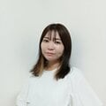 安達 友美