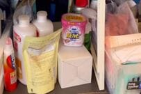 洗面台下の〈デッドスペース〉→無印良品＆ダイソーグッズを組み合わせて……スッキリ！「機能的な収納スペース」に大変身！もうごちゃつかない！