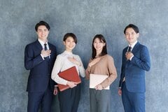 【平均給与】令和7年分は「487万円」に上がった。男性・女性、正社員と正社員以外はそれぞれいくら？