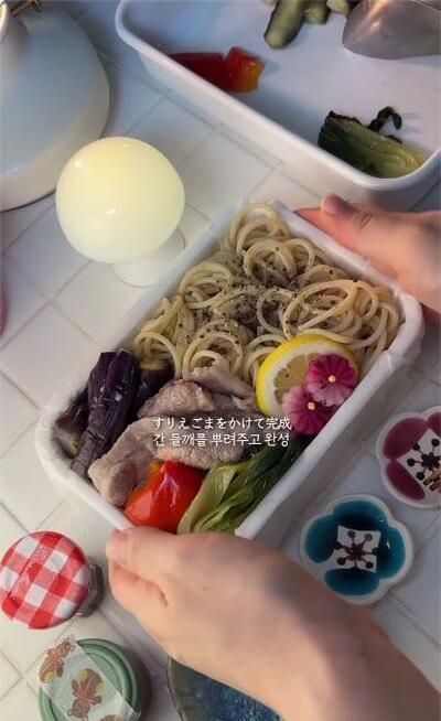 完成した「豚しゃぶパスタ弁当」