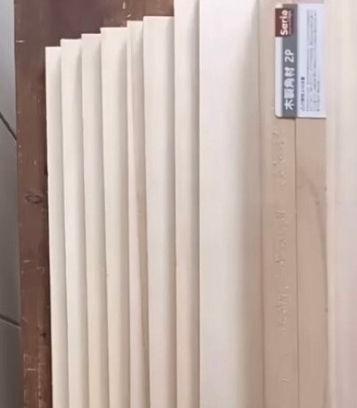 「真似させてください！」セリアとキャンドゥの〈木材・蝶番・L字金具〉を使って→おしゃれな〈折りたたみ式の棚〉をDIY