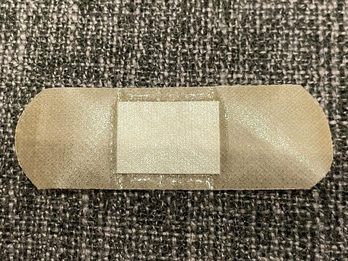 どのサイズも、絆創膏の裏面に傷当てパッドがあります