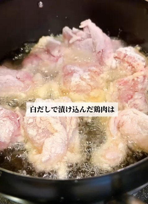 朝7時に家を出る夫に、2児ママが作る「唐揚げ巻き寿司弁当」がすごい。サクッと詰めてボリューム満点！