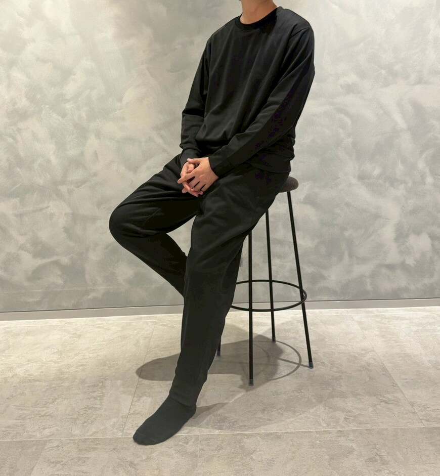 出所：株式会社ゲオストア　スウェット上下セット