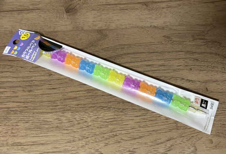 ダイソー、蓄光ボールペン(クマ型)1.0mm商品画像