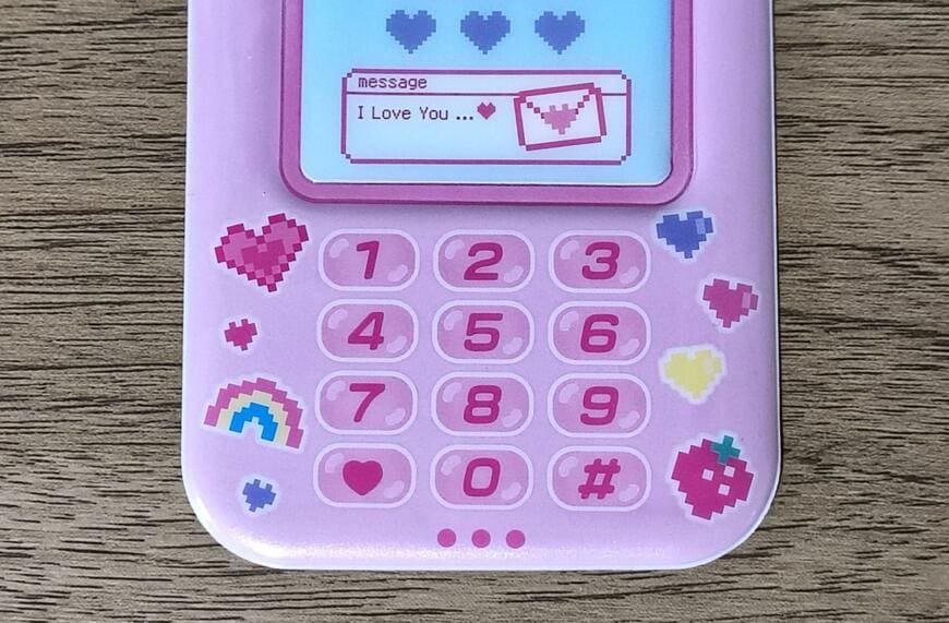 セリア、平成メモリーパスケース ガラケーの画像