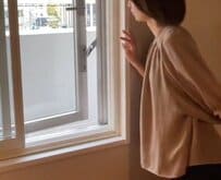 ホテルで部屋の窓を閉めようとしたら…予想外の展開に「絶対焦りますね」「出張先でやらかしました」