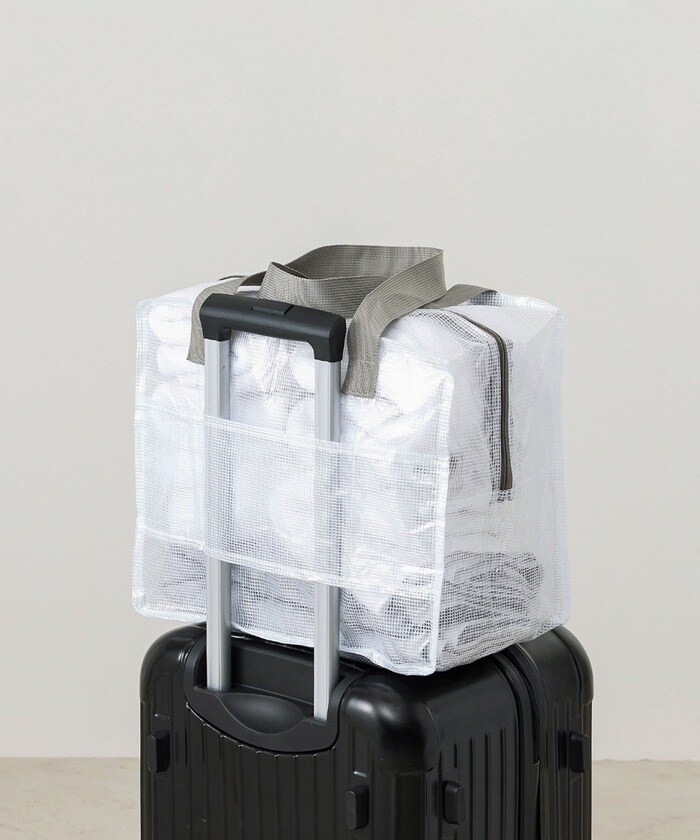 3COINS　丈夫で濡れにくい折りたたみキャリーオンバッグ