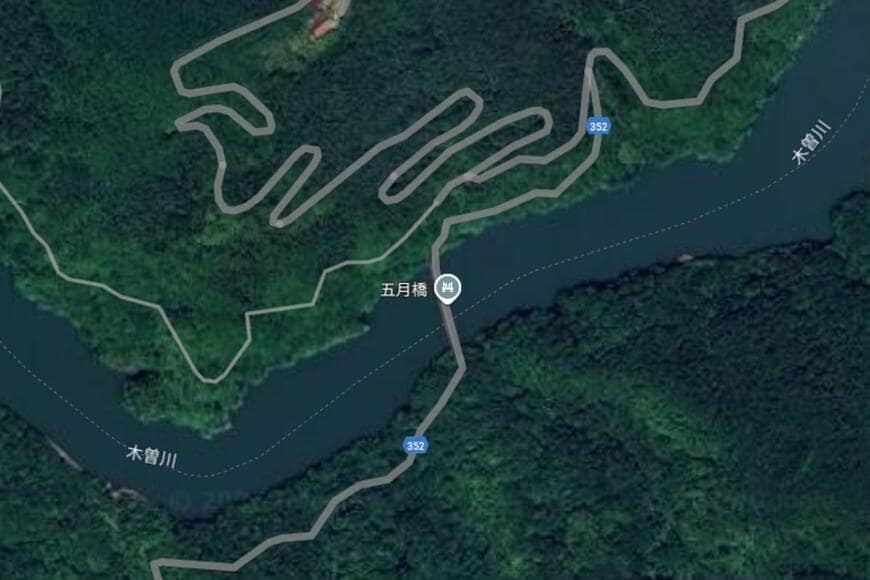 「岐阜県」を通る県道352号　地図上の表記と実際の道の「ギャップ」に思わず目を疑う
