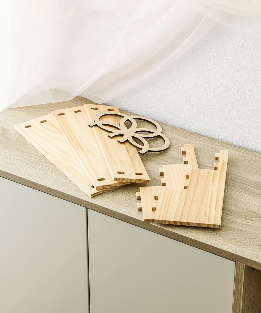 出所：パルグループ公式ファッション通販サイト 3COINS ひな人形3段／ひな祭り