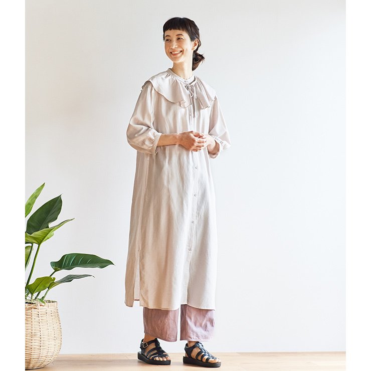 出所：しまむら　レディース　ビッグカラーワンピース（SEASON REASON）