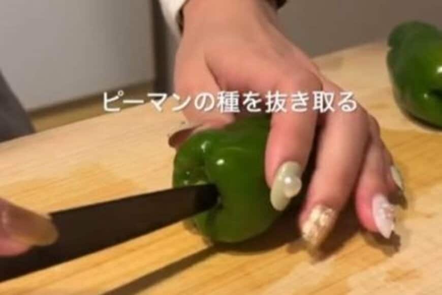 節約上手な「27歳女性が作る」ピーマン豚巻き弁当　詰め詰めになったおかずに「がんばってマネしよう」