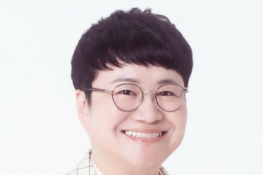 本当に近藤春菜！？赤髪ロング美女に激変「誰かと思った」「綺麗だよ」「Katy Perryみがあって素敵」の声 かつての愛車アウディTTと共演