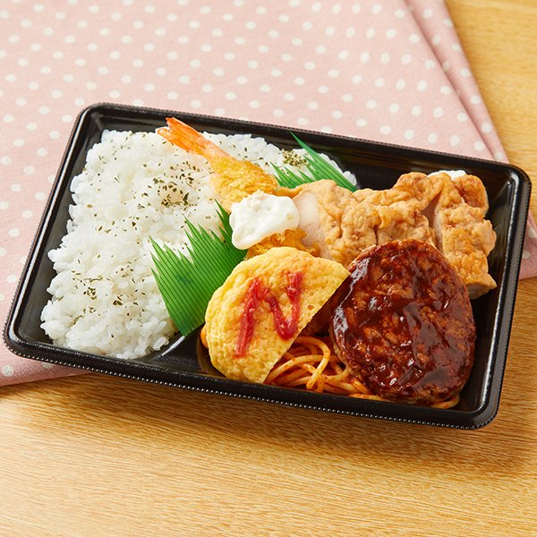 ファミリーマートの新商品：洋風ミックス弁当（デミハンバーグ）