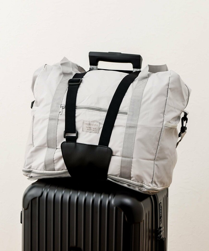 出所：3COINS公式　《ずり落ち防止に！》キャリーケースバンド