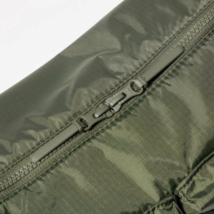 ユニクロ公式　マルチポケットショルダーバッグ