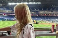 WBCの中継で話題になった「金髪ギャル」　実はアメリカ留学中の秀才だった