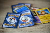 メルカリでポケカ30周年商品が販売禁止に。シングルカードはOK。線引きの理由は？