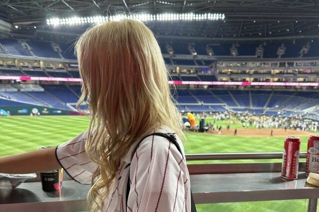 WBCの中継で話題になった「金髪ギャル」　実はアメリカ留学中の秀才だった