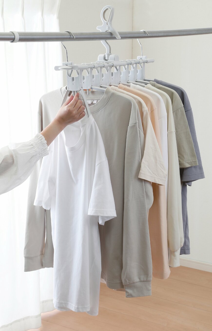 出所：株式会社コメリ　アテーナライフ　ワンタッチ取り込み　楽々8連ハンガー