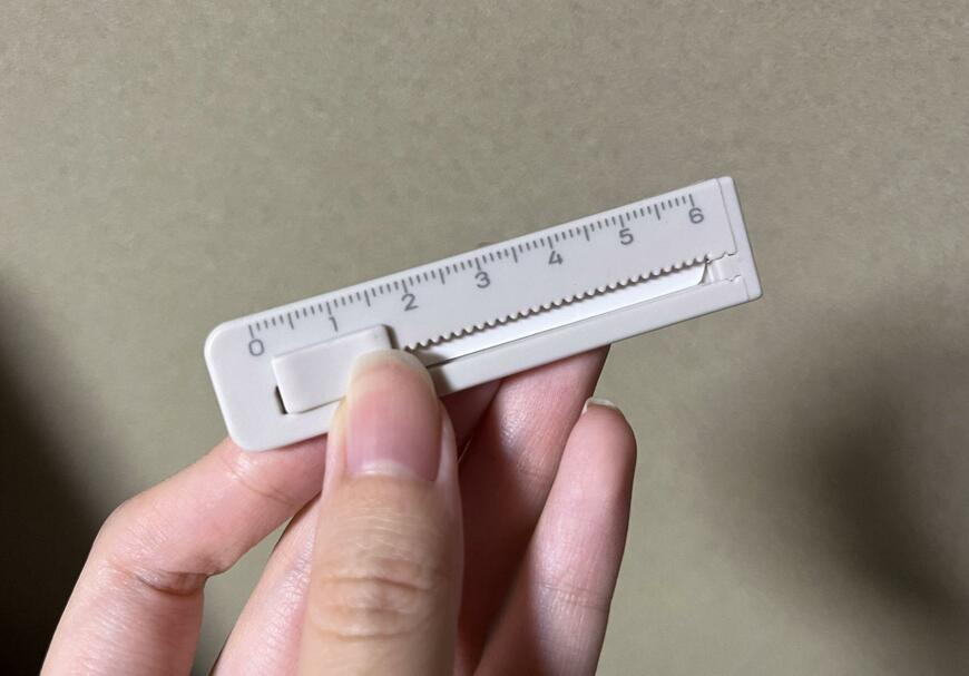 ダイソー、ミニカッター（メジャー付）