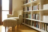 小学2年生が図書館で借りてきた本が話題　「食」一色の選書にほっこりする人が続出