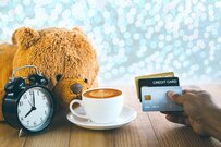 【リラックマ】リラックマがデザインされたクレジットカードがあるの知ってた？入会して3ヵ月以内に累計税込1万円以上をショッピングすると、ぬいぐるみプレゼント