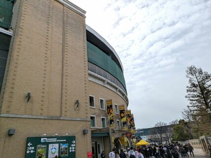 初めて訪れた「甲子園」周辺の街並み　コンビニや飲食店まで「虎仕様」な様子に反響