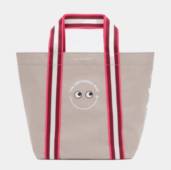 高さ約24.5cm、横幅約21cmというコンパクトで使い勝手の良いサイズ感