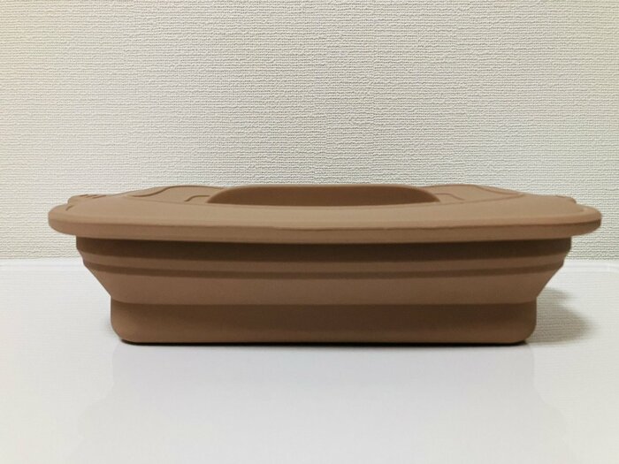 深さは5.8cm。深さがあるので、水気が多い材料や汁物を入れても安心