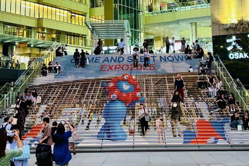 【大阪駅】ミャクミャクが描かれた「大階段の現在」に111万表示 現在の状況に「寂しい」