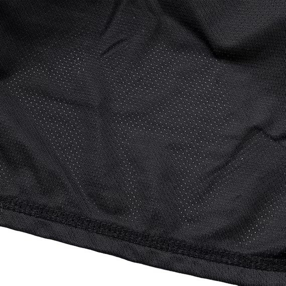 肌に触れた時にひんやり感じる「ニトリの接触冷感」を採用