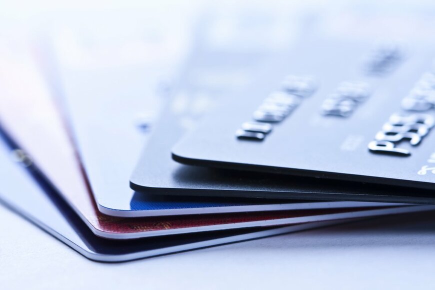 【クレカ】ドコモ「dカード」とau「au PAY カード」を徹底比較！どちらがポイントを貯めやすいクレカか
