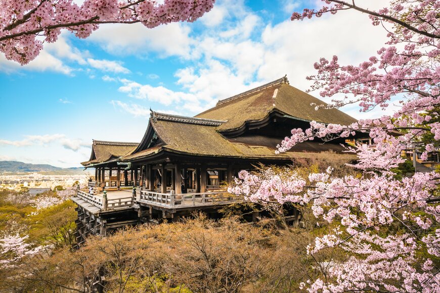 春は桜が美しい清水寺