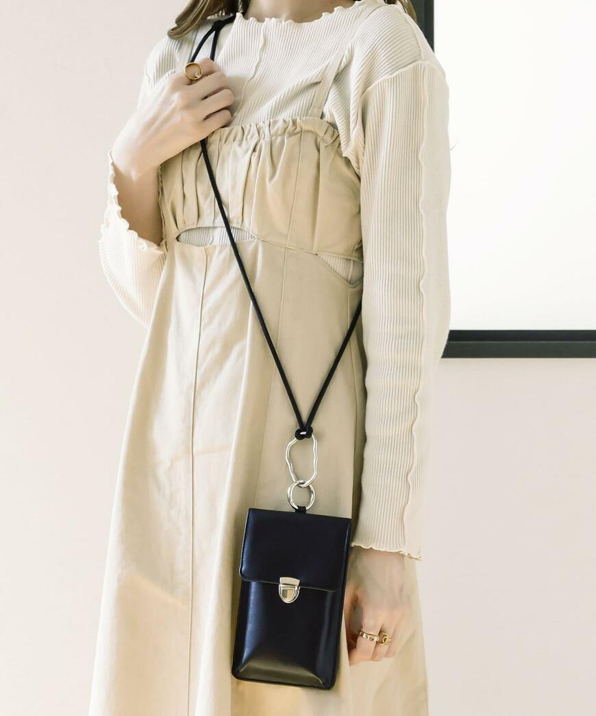 3COINS 、スマホショルダーバッグ 画像