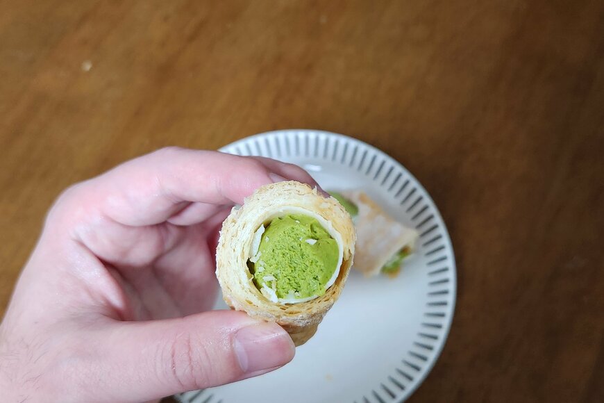 セブン-イレブンのお茶クリームのサクサクパイ 粒あん添え