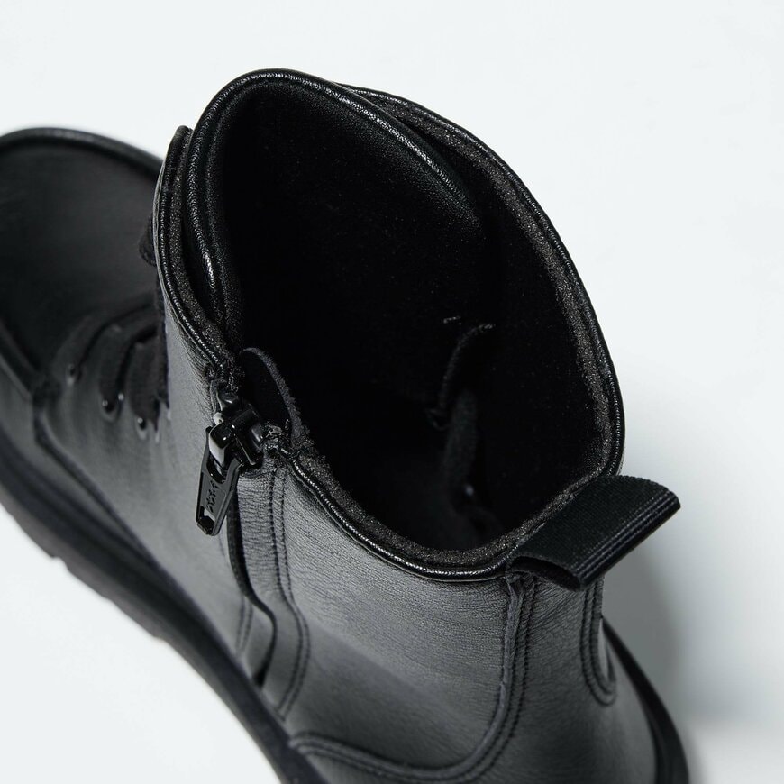 ユニクロ公式　レースアップショートブーツ