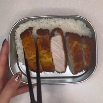 【見栄えばっちり】母が娘に作る「トンカツ弁当」　色とりどりのおかずが詰まった綺麗なお弁当が最高